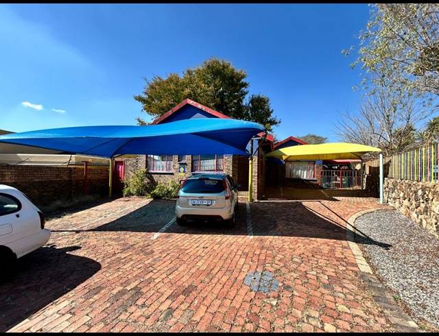 5 BEDROOM HOUSE FOR SALE IN THE REEDS